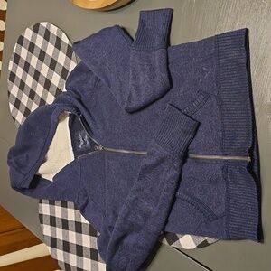 American eagle zip up sweater! Super warm